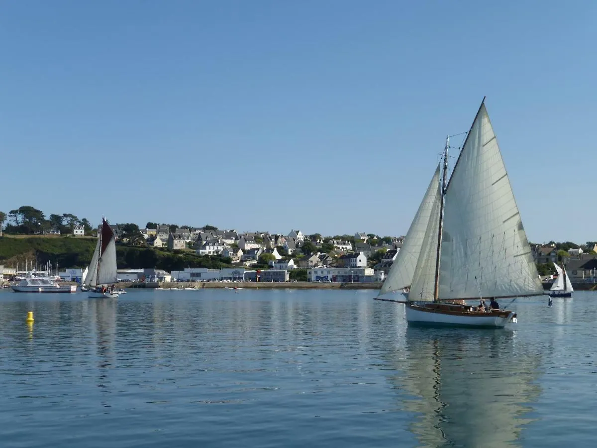 Holiday home Les Volets Bleus, 100M De La Plage Camaret-sur-Mer France