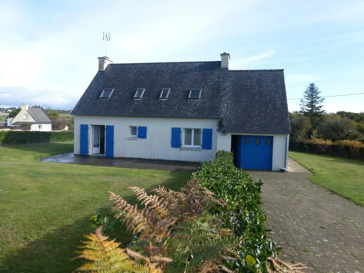 Holiday home Les Volets Bleus, 100M De La Plage Camaret-sur-Mer